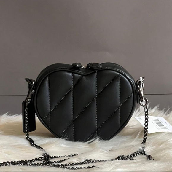💰SOLD - CE766 - Coach Heart Crossbody 14 with Pillow Quilting - Picture 5 of 12